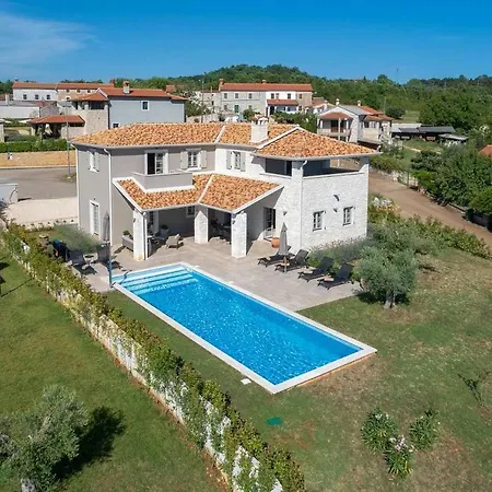 Pietra