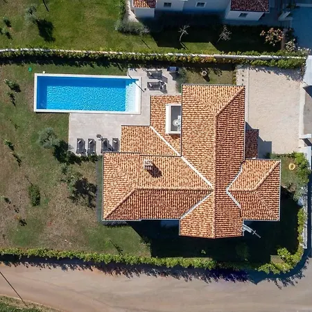 Pietra *