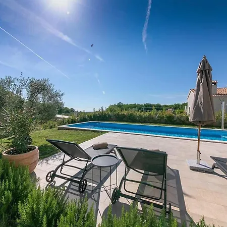 Pietra Ferienhaus Višnjan